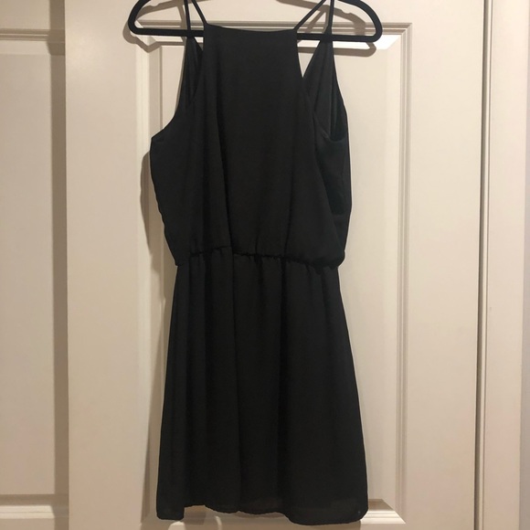 The perfect LBD!! - Picture 4 of 4
